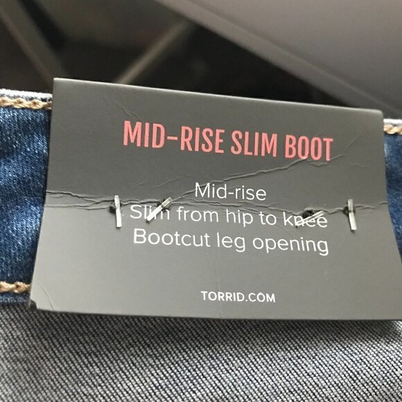 NWT Torrid Distressed Mid Rise Slim Boot Jeans Size 18T x 33" - Picture 5 of 7